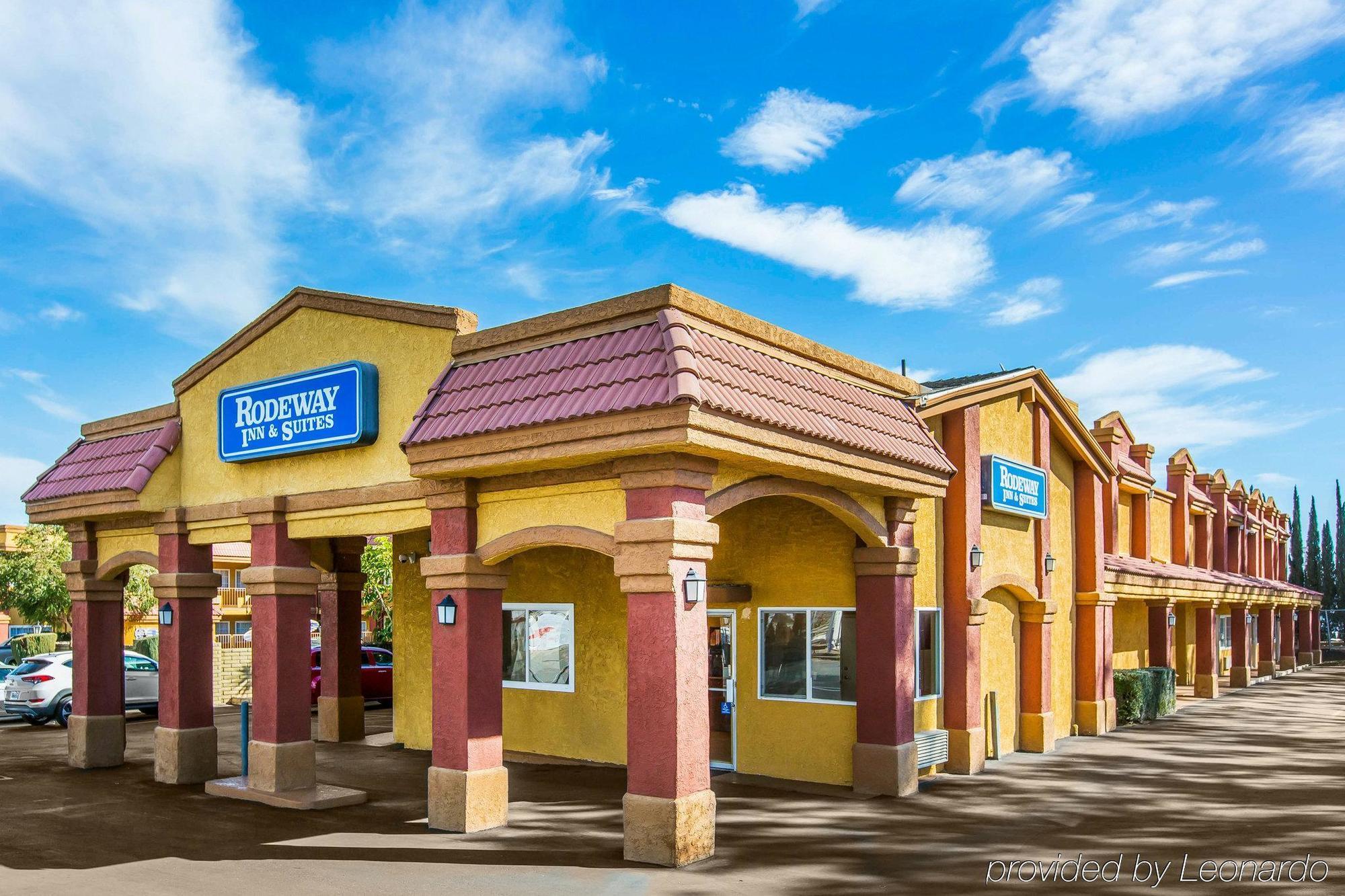 Rodeway Inn & Suites Corona Exterior foto